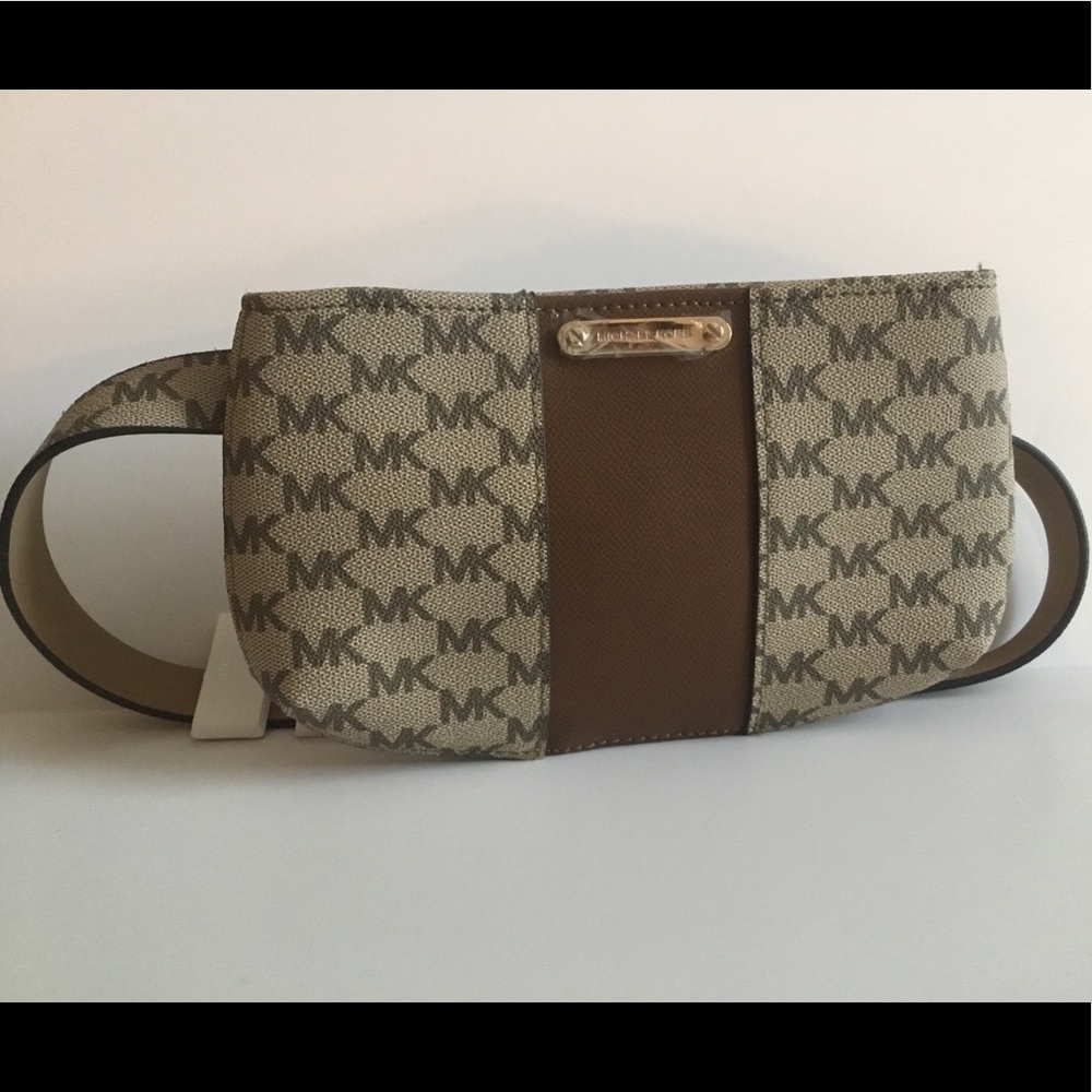 L/XL NEW Michael KORS Fannie Pack with tags